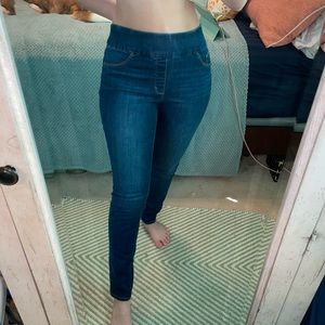 Medium blue denim colored chicos jeggings
